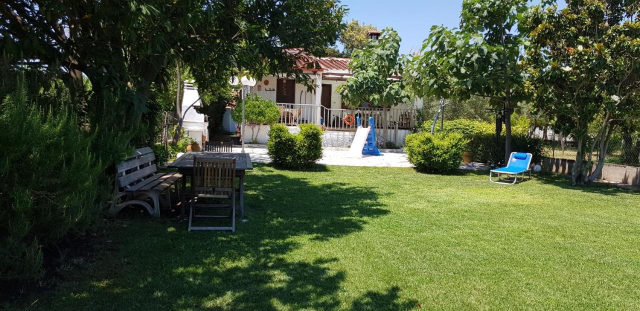 Вилла Country House By The Sea !!! Karavomilos  Экстерьер фото
