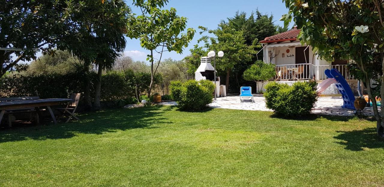 Вилла Country House By The Sea !!! Karavomilos  Экстерьер фото