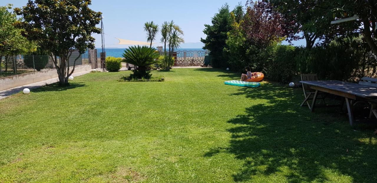 Вилла Country House By The Sea !!! Karavomilos  Экстерьер фото
