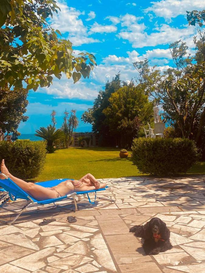 Вилла Country House By The Sea !!! Karavomilos  Экстерьер фото